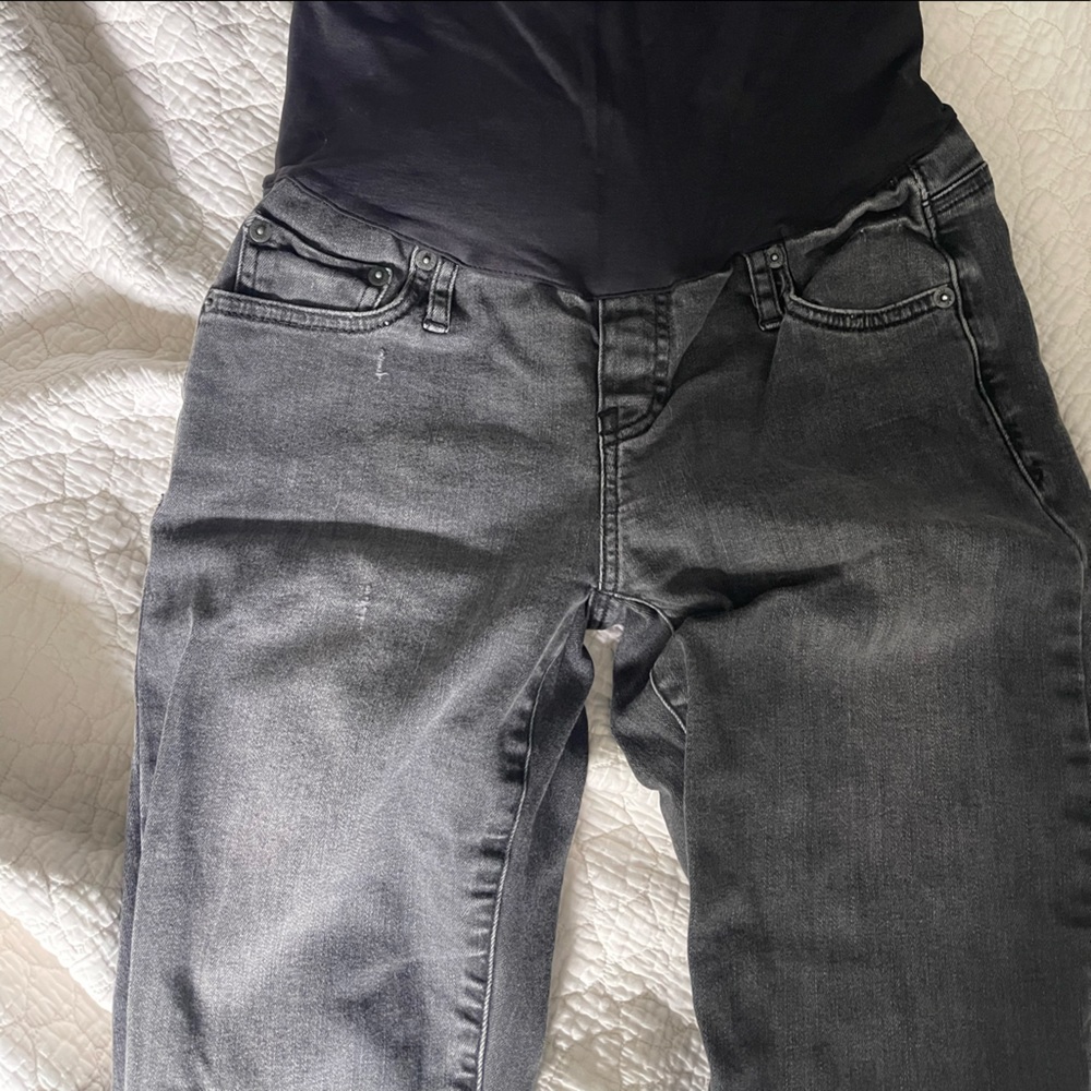 EUC Gap maternity jeans size 27